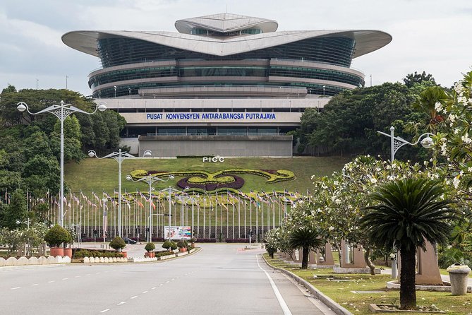 Private Half-Day Putrajaya Tour with Lake Cruise from Kuala Lumpur - Timing, transport, and the private-tour advantage