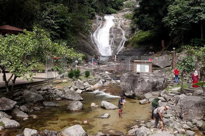 Private Kanching Waterfalls with Batu Caves & Ramayana Caves Tour - Batu Caves: limestone, shrines, and Tamil Hindu culture