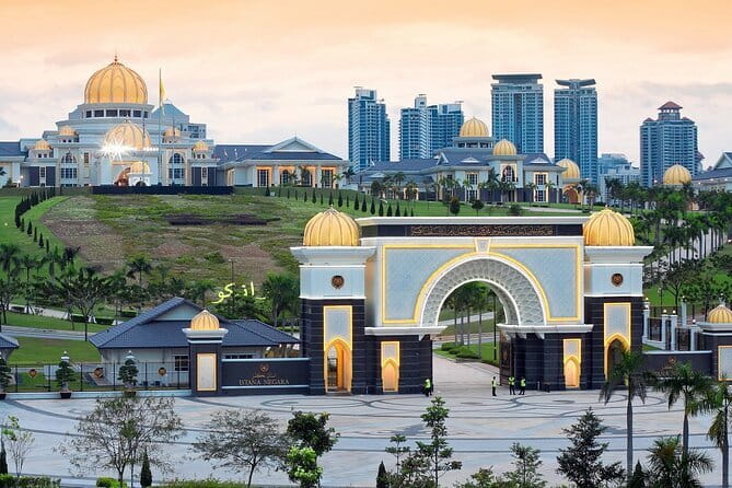 Private Kuala Lumpur City on a Budget Day Tour - Masjid Negara and Malaysia’s national story