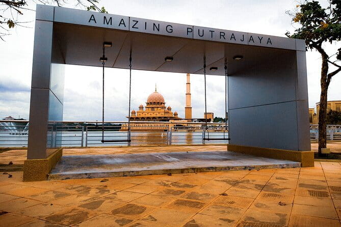 Private Kuala Lumpur City Tour Including Putrajaya & Batu Caves - Starting with Kuala Lumpur’s modern icons