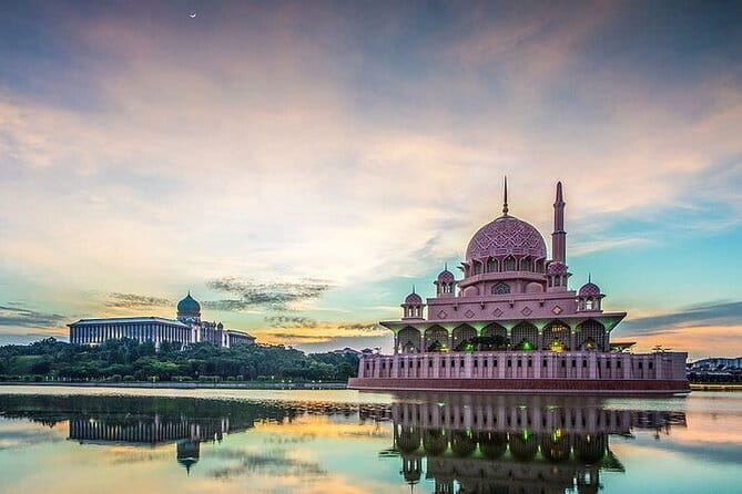 Private Kuala Lumpur City Tour Including Putrajaya & Batu Caves - Kuala Lumpur’s royal and national landmarks
