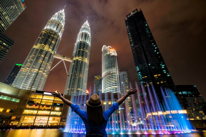 Private Kuala Lumpur Photoshoot Outside Petronas Tower - What Happens During the 15-Minute Session