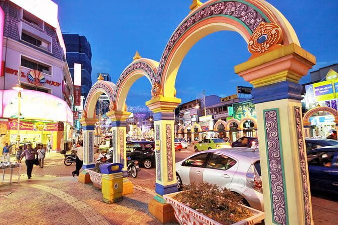 Private Night Tour : Kuala Lumpur Heritage Under The Lights - Sri Maha Mariamman Temple: a colorful first stop