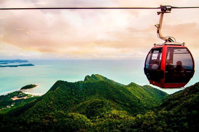 Private One Day Highlights Langkawi Tour Including Cable Car And Sky Bridge - Eagle Square and the Start of the Route