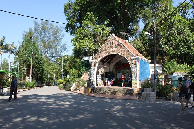 Private Penang Hill and Temple - Riding the five-minute funicular to Penang Hill