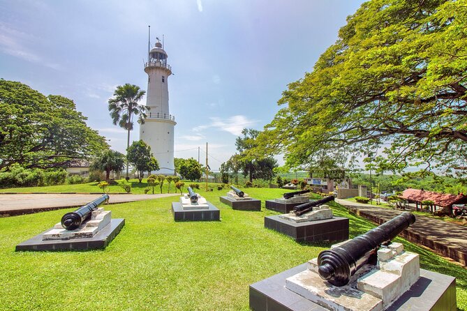 Private Selangor Day Tour : Batu Caves, Blue Mosque, Fruit Valley, Malawati Hill - Melawati Hill, cannons, tombs, and a lighthouse