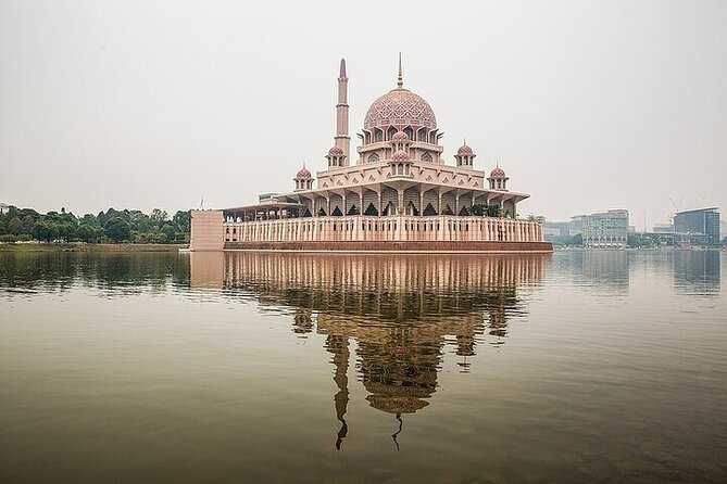 Private Sightseeing Tour Visit in Putrajaya from Kuala Lumpur - Key points at a glance