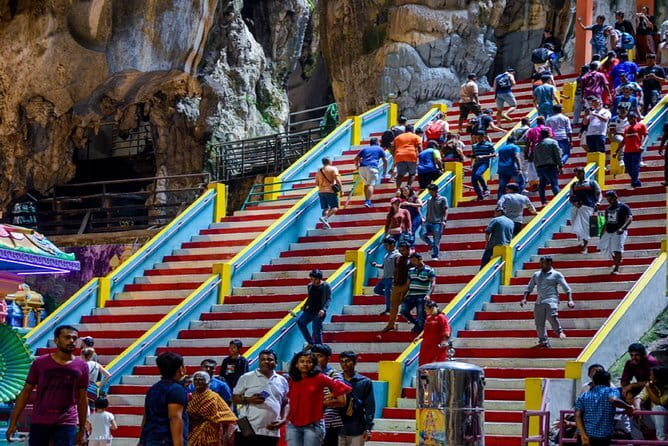 Private Tour: 3 in 1 Day Trip to Batu Caves, Bukit Melawati & Fireflies - Batu Caves and the 272-step climb