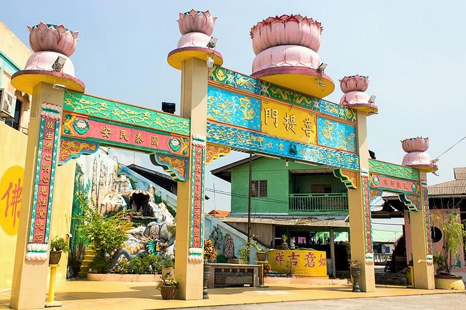 Private Tour: Crab Island Sightseeing Boat Ride and Seafood Lunch - The 9 a.m. pickup and ride to Port Klang