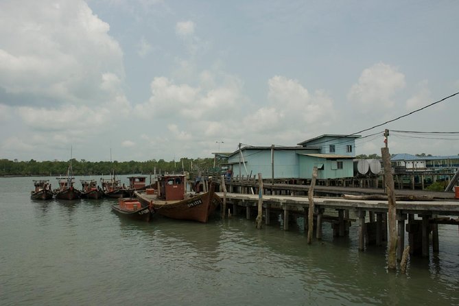 Private Tour: Crab Island Sightseeing Boat Ride and Seafood Lunch - Returning to the mainland for three short stops