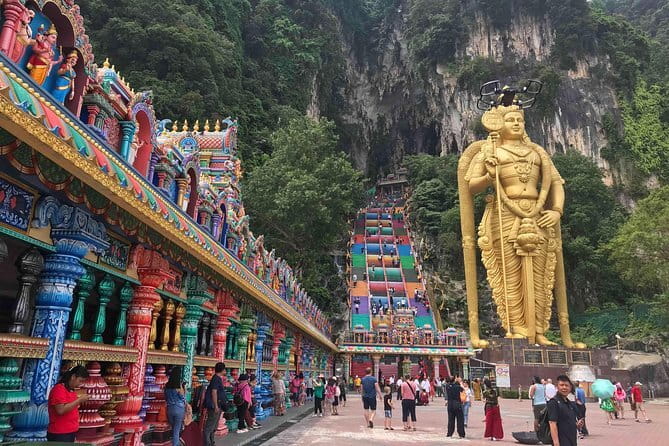 Private Tour Guide Service with Van Transportation at Kuala Lumpur - How the private van changes the day