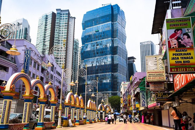Private Tour: Half-Day Shopping and Market Exploration in Kuala Lumpur - Central Market: Malaysian goods in an indoor bazaar