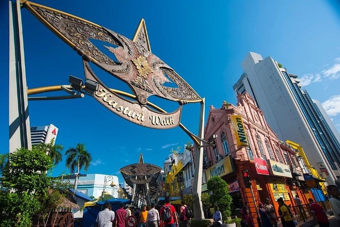Private Tour: Half-Day Shopping and Market Exploration in Kuala Lumpur - Chinatown: 45 minutes for street food and bargain hunting