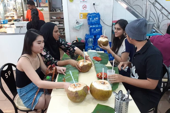 Private Tour : "Lepak-Lepak" at Local Night Market & Mamak Stall - Jalan Alor and the changing Pasar Malam stop
