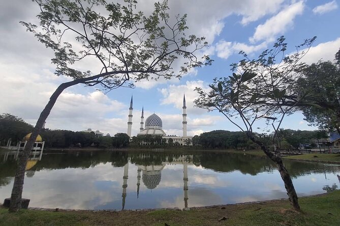 Private Walking Tour of the Shah Alam Lake Gardens with Pick Up and Lunch - Why Shah Alam makes a good break from Kuala Lumpur