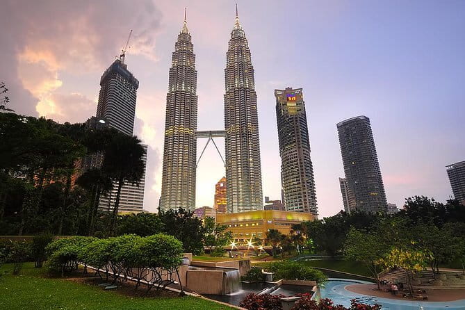 Putrajaya Boat Cruise, with Lunch, Prime Minister Office, Putra and Pink Mosques - The 40-minute cruise on Putrajaya Lake