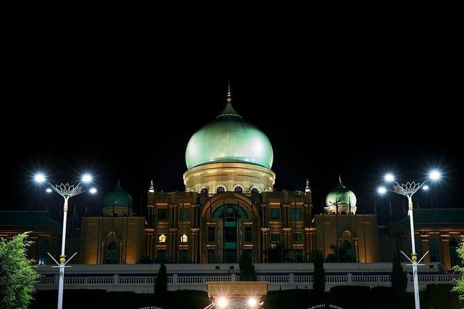 Putrajaya Boat Cruise, with Lunch, Prime Minister Office, Putra and Pink Mosques - Lunch adds practical value