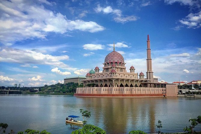 Putrajaya City & Bridges Tour with Batu Caves & Lunch - Palace of Justice and the Malaysian Legal System