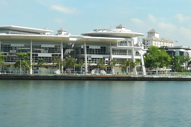 Putrajaya Half-day City Tour - Why Putrajaya makes a good half-day trip from Kuala Lumpur
