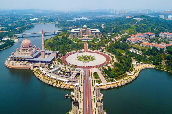 Putrajaya Open Air Tour from Kuala Lumpur with Sight SeeingCruise - Why Putrajaya makes a good half-day escape