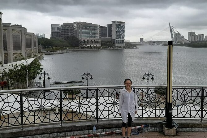 Putrajaya Tour From Kuala Lumpur Includes Batu Caves - Putrajaya’s bridges and man-made lake