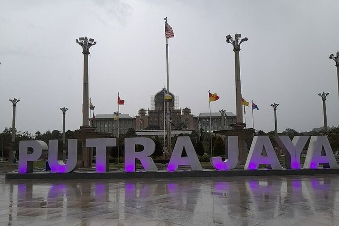 Putrajaya Tour From Kuala Lumpur Includes Batu Caves - Iron Mosque, Palace of Justice, and Putrajaya’s formal side