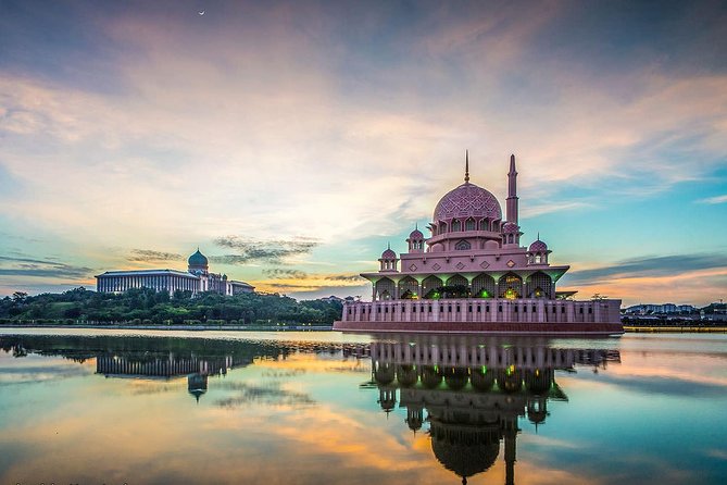 Putrajaya Tour with Traditional Boat Cruise & Pink Mosque (Private) - Key points to know before you book