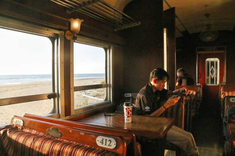Sabah: Benoni Sunset Train Tour - Dinner and the ride back to Tanjung Aru