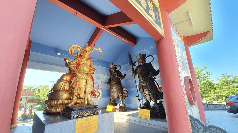 Sabah : Kota Kinabalu City Tour - Puh Toh Tze Buddhist Temple and Kuan Yin