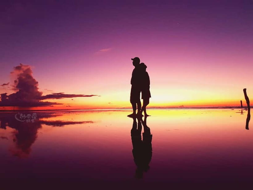 Sabah: Mangrove Fireflies, and Sky Mirror Dream Beach Tour - Dinner with local and regional flavors
