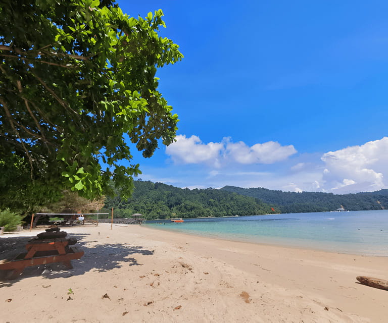 Sabah: Manukan and Sapi Islands Excursion Ticket - From Kota Kinabalu to Jesselton Point at 7:30