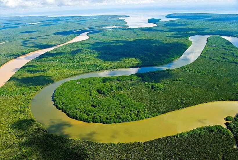 Sandakan: Kinabatangan River Wildlife Cruise with Lunch - Welcome tea and local snacks at Bilit
