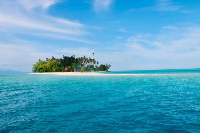 Semporna: Explore 3 Islands Tour Snorkel or Dive & Lunch - The lunch stop: a useful pause between islands