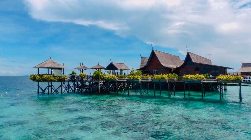 Semporna: Mabul and Kapalai Trip in Snorkel or Dive & Lunch - Kapalai offers the better chance for underwater color
