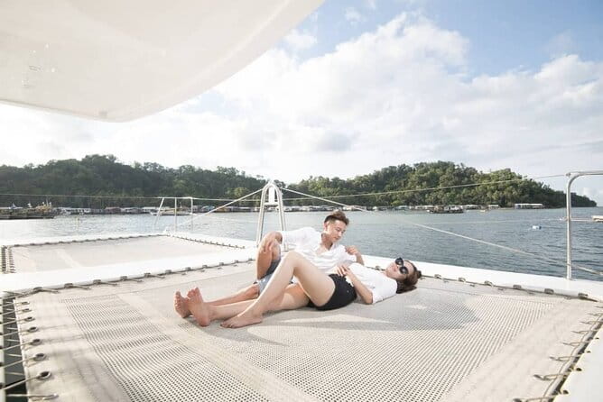 Sepanggar Island Luxury Boat - Trying your luck with fun fishing