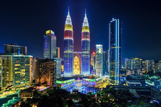 Sky-High Dining Experience at the Iconic Petronas Twin Towers - Why the Petronas Towers still deserve your time