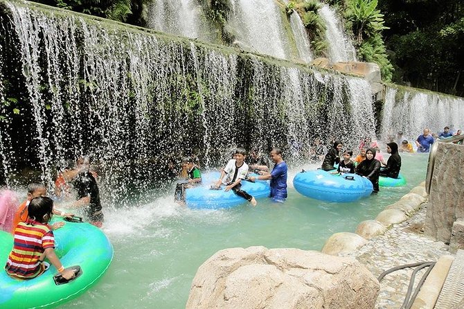 Sunway Lagoon Day Trip with 6 Amusement Park - Getting there from Kuala Lumpur at 9:30 am