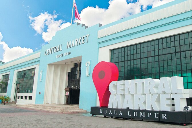 Ten Wonders Of Kuala Lumpur Shared Tour - The River of Life, Merdeka Square, and Sultan Abdul Samad Building