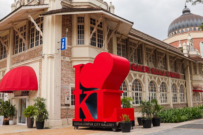 Ten Wonders Of Kuala Lumpur Shared Tour - Central Market: the best place to browse