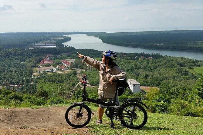 The BEST of Kuala Lumpur Experience by Cycling Tour - Children, Bikes, and Hand Brakes