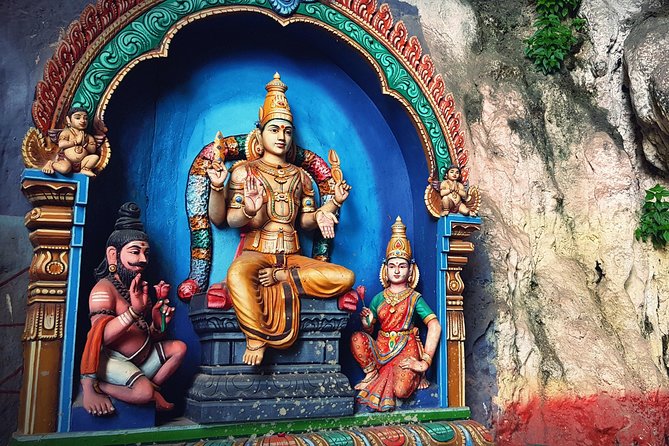 The holy caverns and temples of the Batu Caves - What the guide adds to the experience