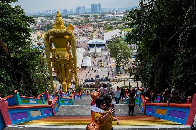 Transit Kuala Lumpur City Tour From Airport - Petronas Twin Towers: Kuala Lumpur’s famous first impression