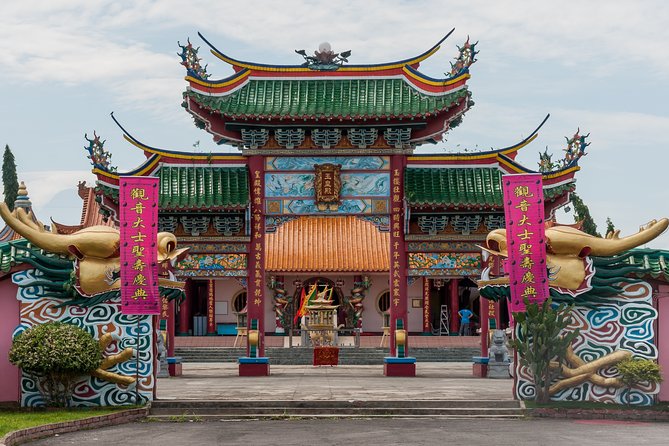 Tuaran Market, Temple, Bridge & Rungus Longhouse fr Kota Kinabalu - What the price includes, and what it does not