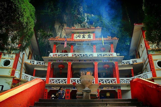 Wildlife & Wonders: Orang Utan Island + Perak Cave Temple Tour - The cave temple and its 40-foot Buddha