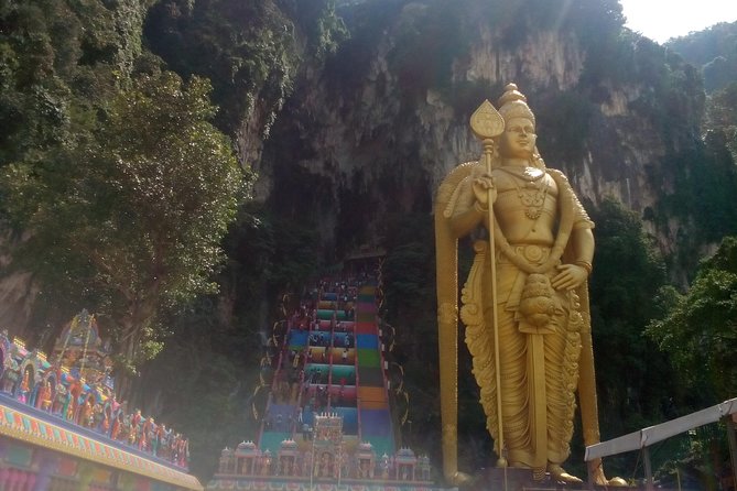 Wonders of Kuala Lumpur City & Countryside + Batu Caves (Private Guided Tour) - Petronas Twin Towers as the modern finale
